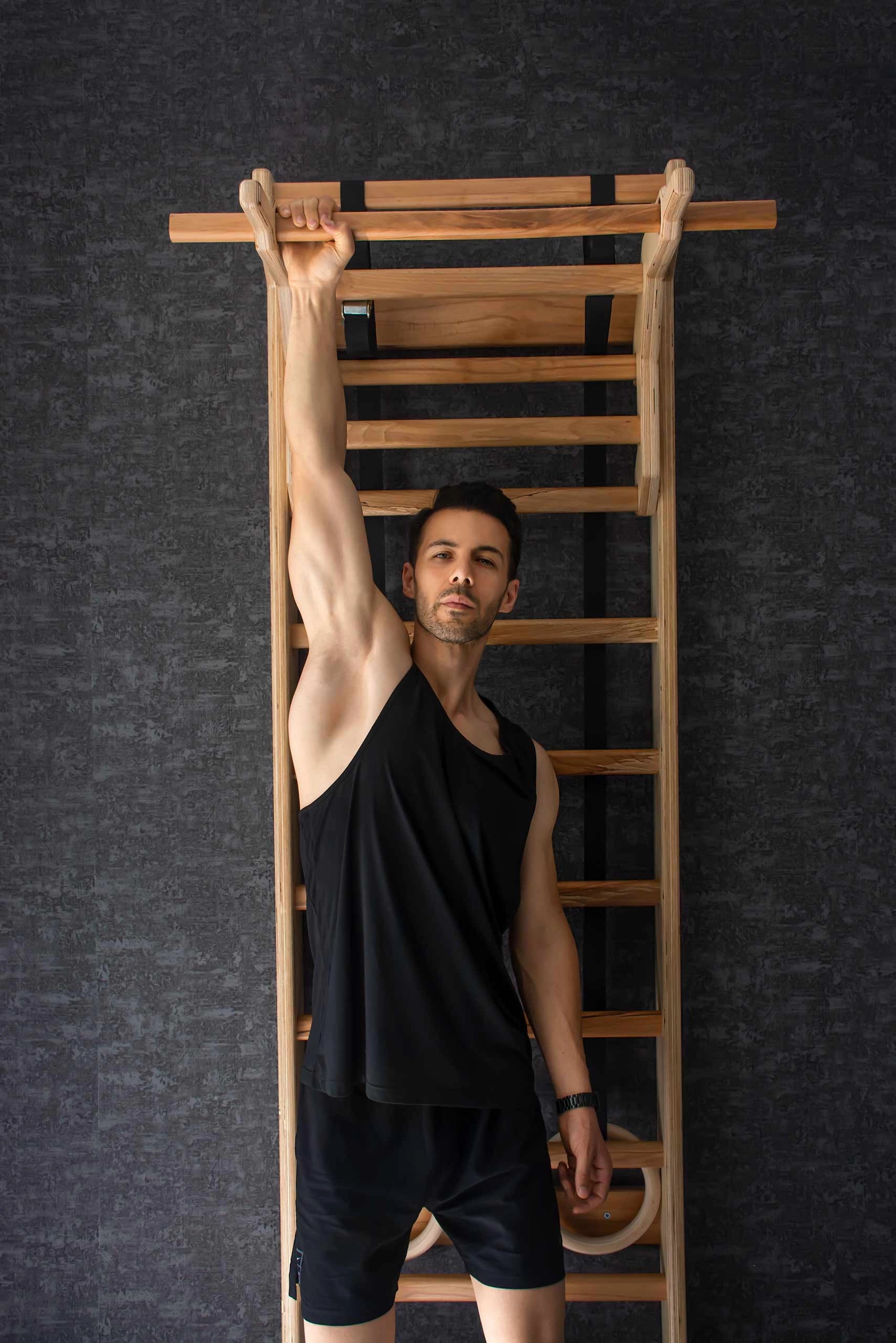 Ahşap İsveç Duvarı & Barfiks Ünitesi 220×70 cm | El Yapımı | 150 Kg Taşıma Doğal Vernikli